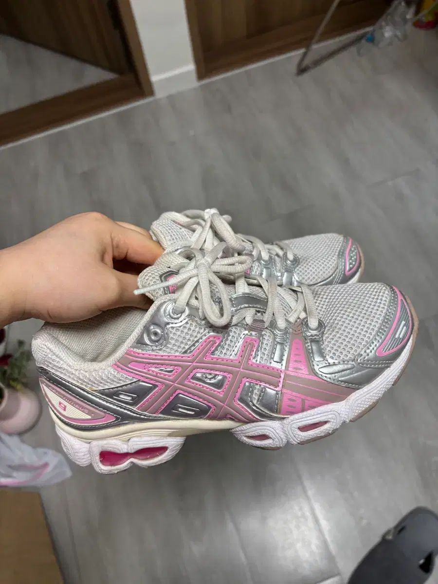 アシックス ゲル ニンバス 9 白 ピュア シルバー