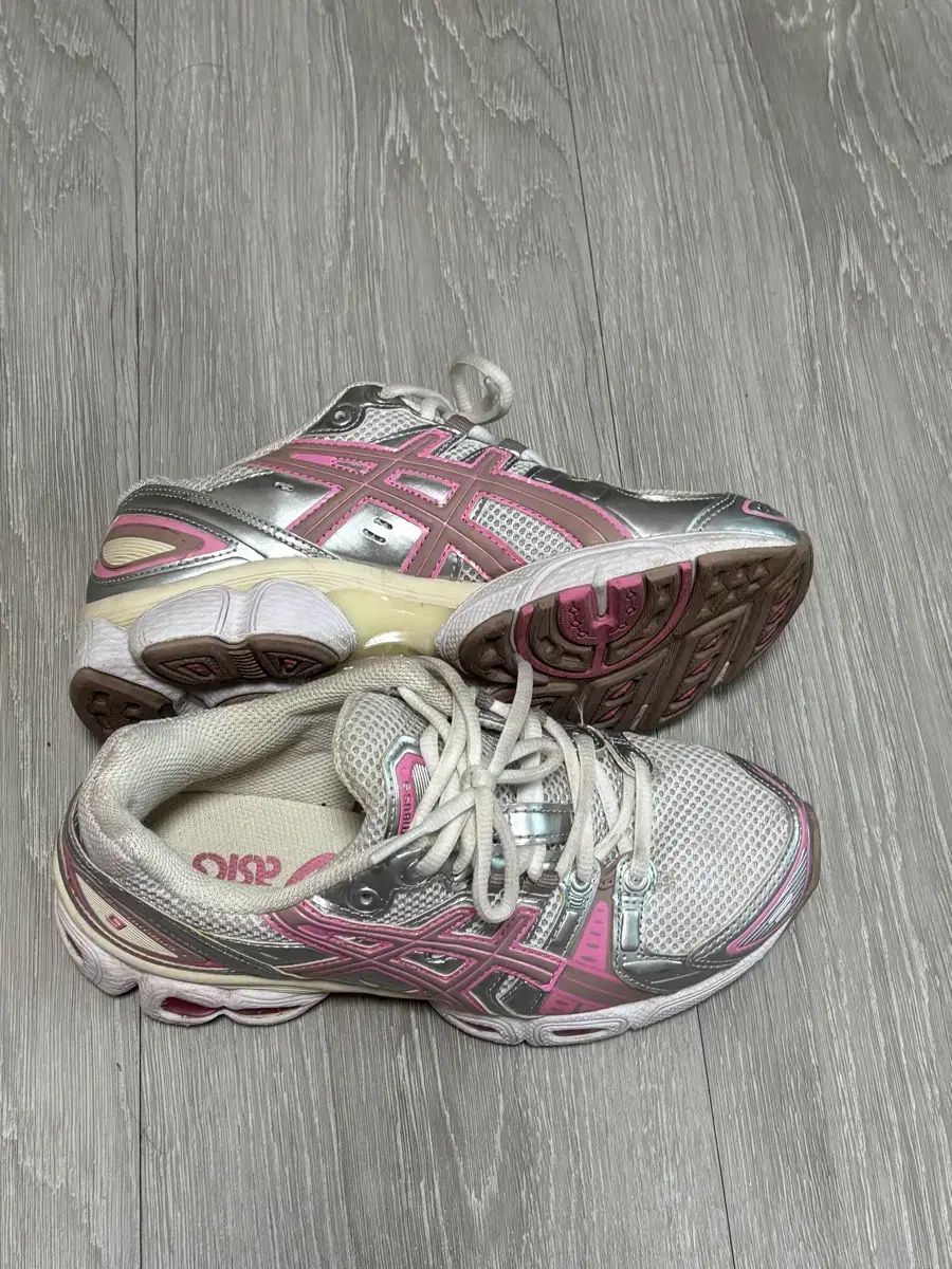  アシックス ゲル ニンバス 9 白 ピュア シルバー スニーカー 靴