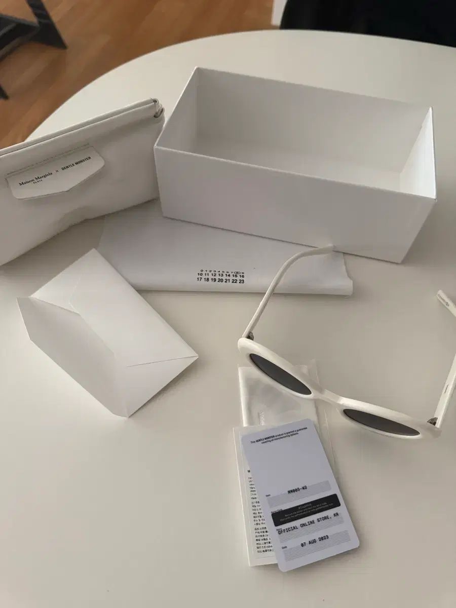 ジェントルモンスター X マルジェラ 白 サングラス