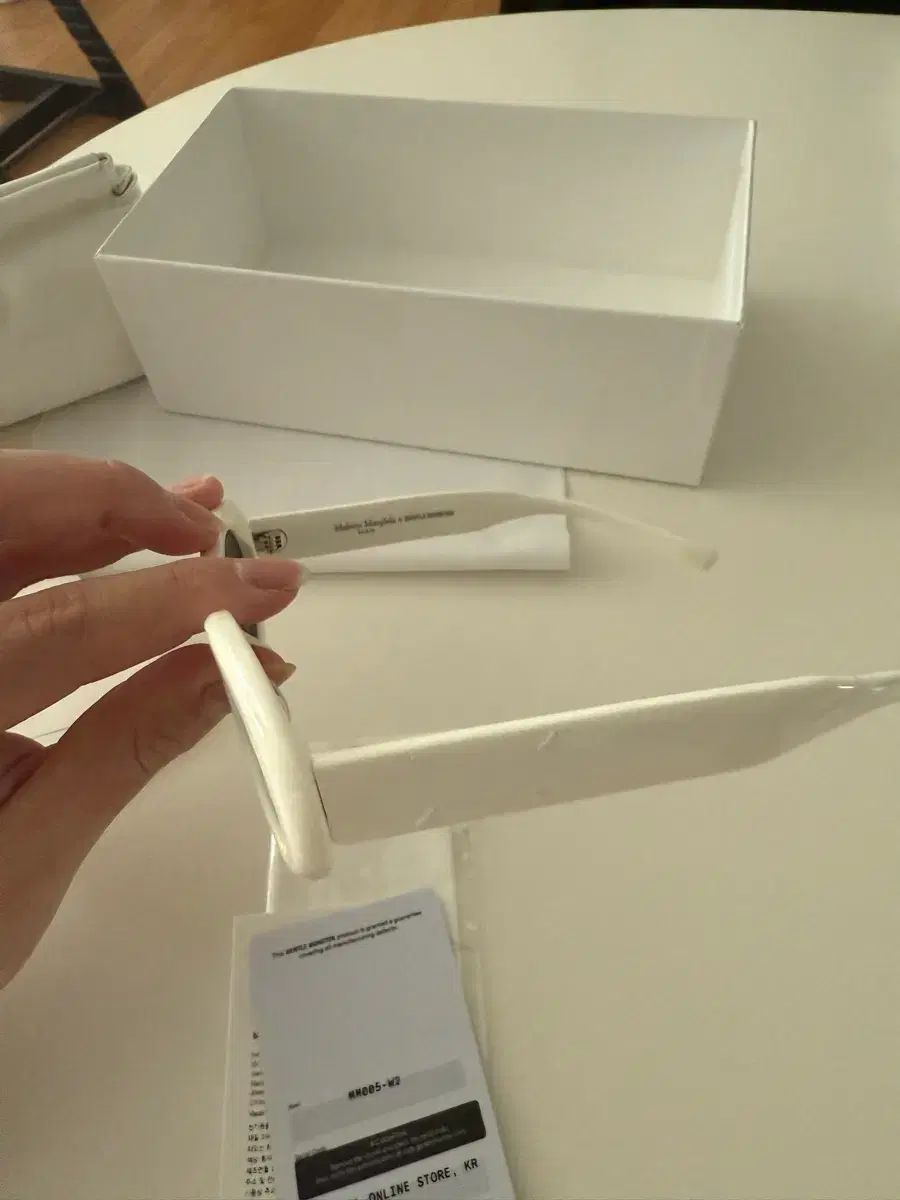 ジェントルモンスター X マルジェラ 白 サングラス