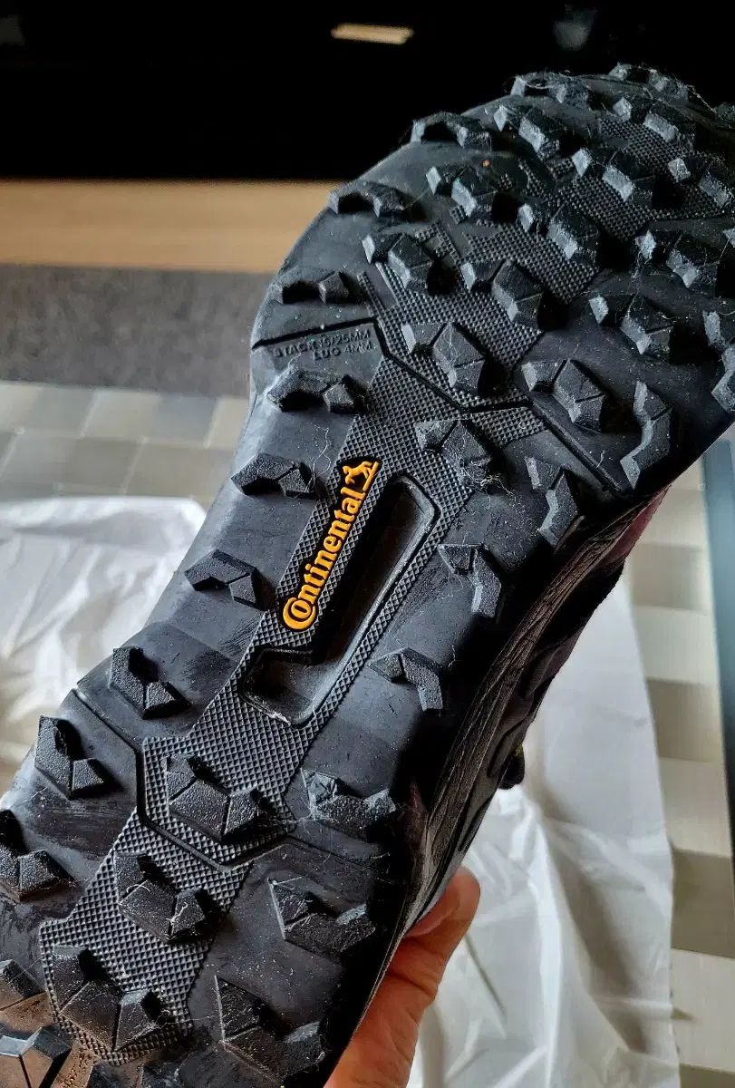 アディダス GORE-TEX ゴアテックス 登山 トレッキング