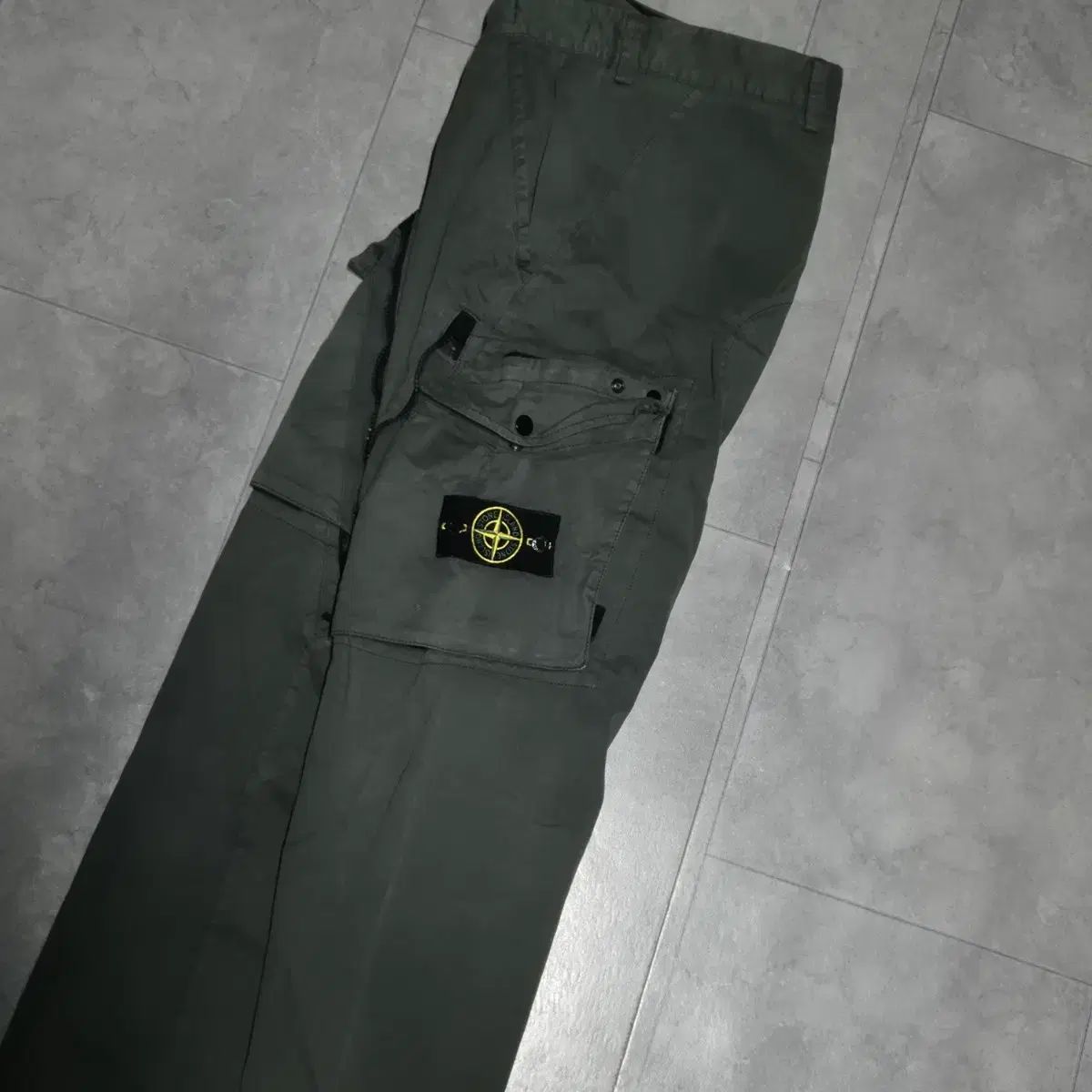 ストーンアイランド カーゴ ズボン オリーブカーキ