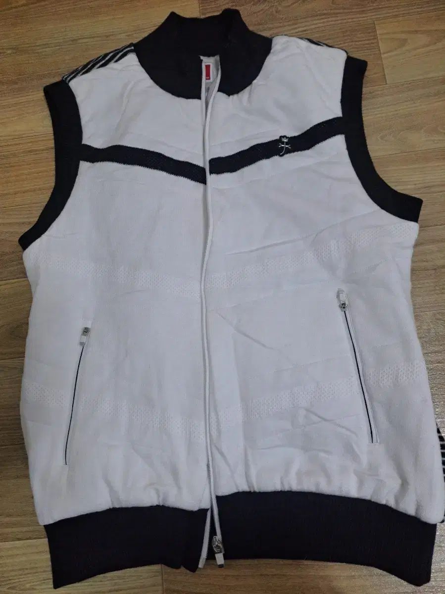 カステルバジャック 防風100％ 状態良好です