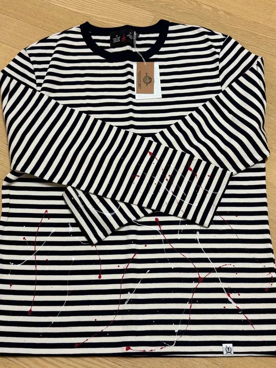 エシルミ ハンドペインティング ストライプ Tシャツ ネイビー 2