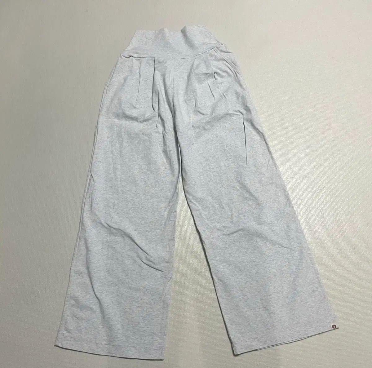 BUDHI MUDRA フォーチュン ストレート パンツ メランジュグレー