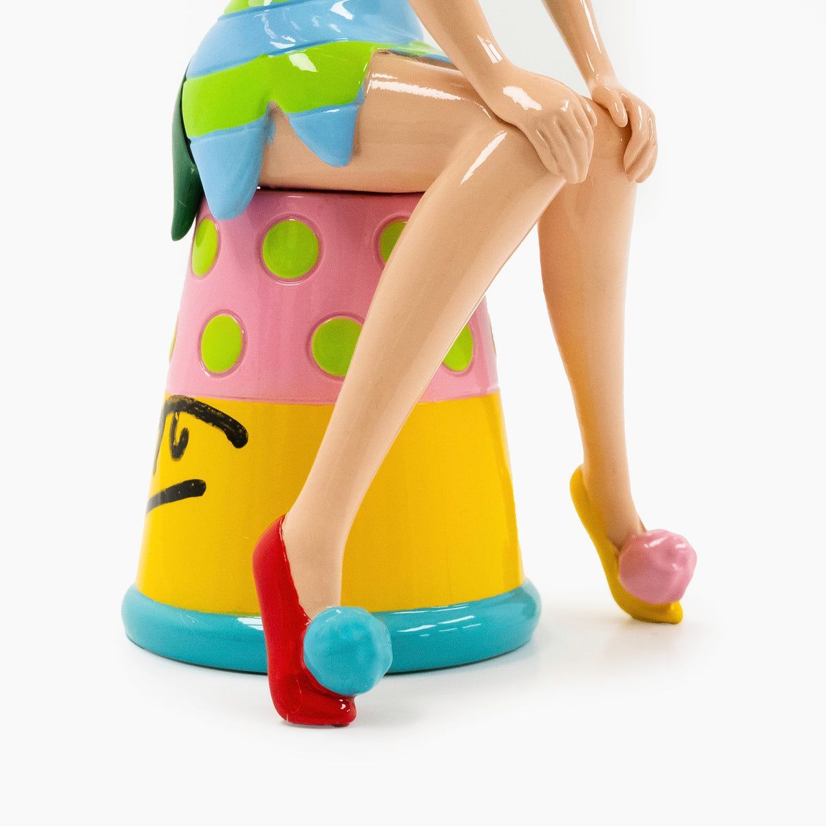 【ティンカーベル】 DisneyShowcase Romero Britto ティンカー・ベル お座りポーズ 17.8cm | ロメロ・ブリット Romero