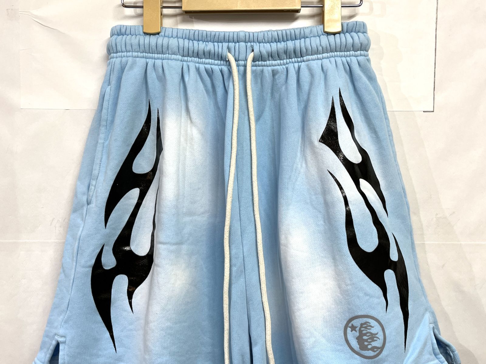 HELLSTARショートパンツ ⚠️21,000~13,000期間限定の値下げ HELLSTAR｜ヘルスター スウェット ショートパンツ - メルカリ