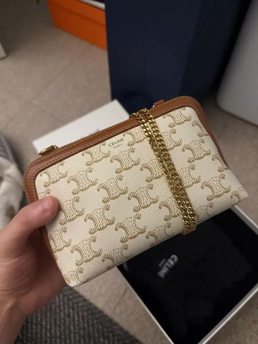 級 セリーヌ クラッチバッグ チェーン トリオンフ キャンバス ラムスキン ホワイト タン
