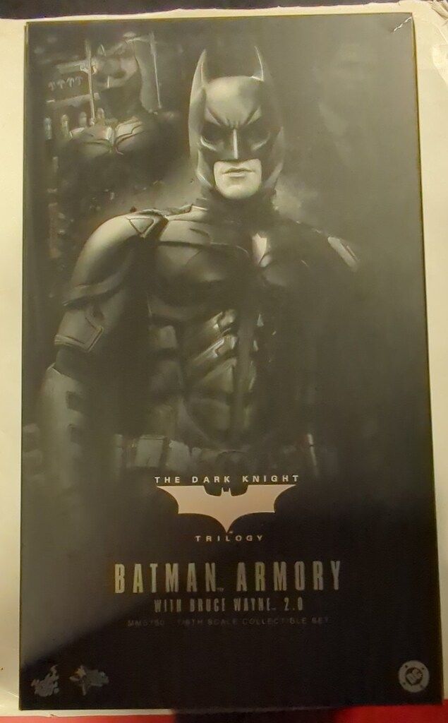 HOTTOYS MOVIE BATMAN ARMORY WITH BRUCE WAYNE 2 0 MMS 750 THE DARK KNIGHT TRILOGY