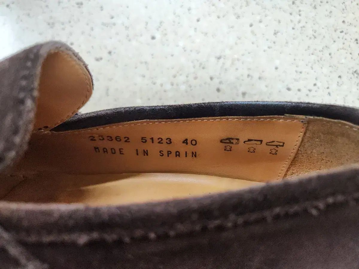 スウェード ローファー