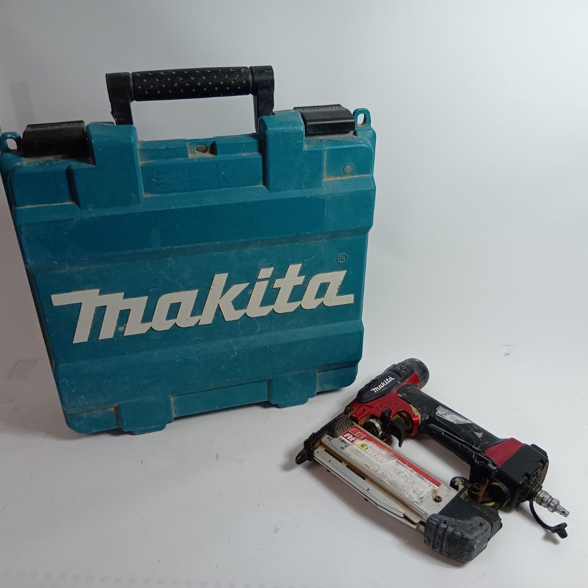 MAKITA マキタ エアタッカ AF 501 HP レッド 程度C 本体のみ 高圧 50 mm キズ ヨゴレ有