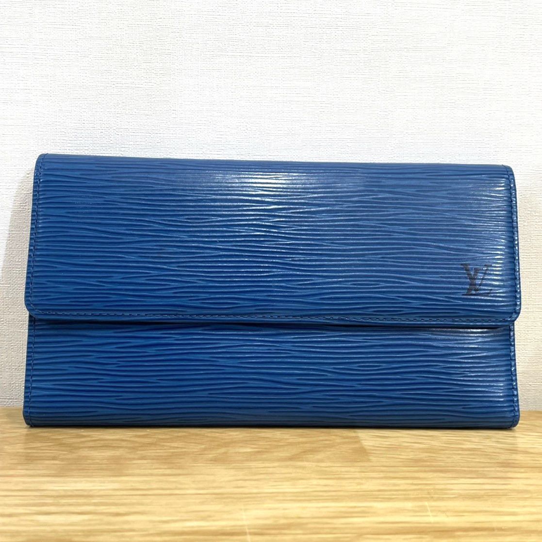 LOUIS VUITTON ルイヴィトン M 63385 エピ ポルトトレゾール インターナショナル A 26 3