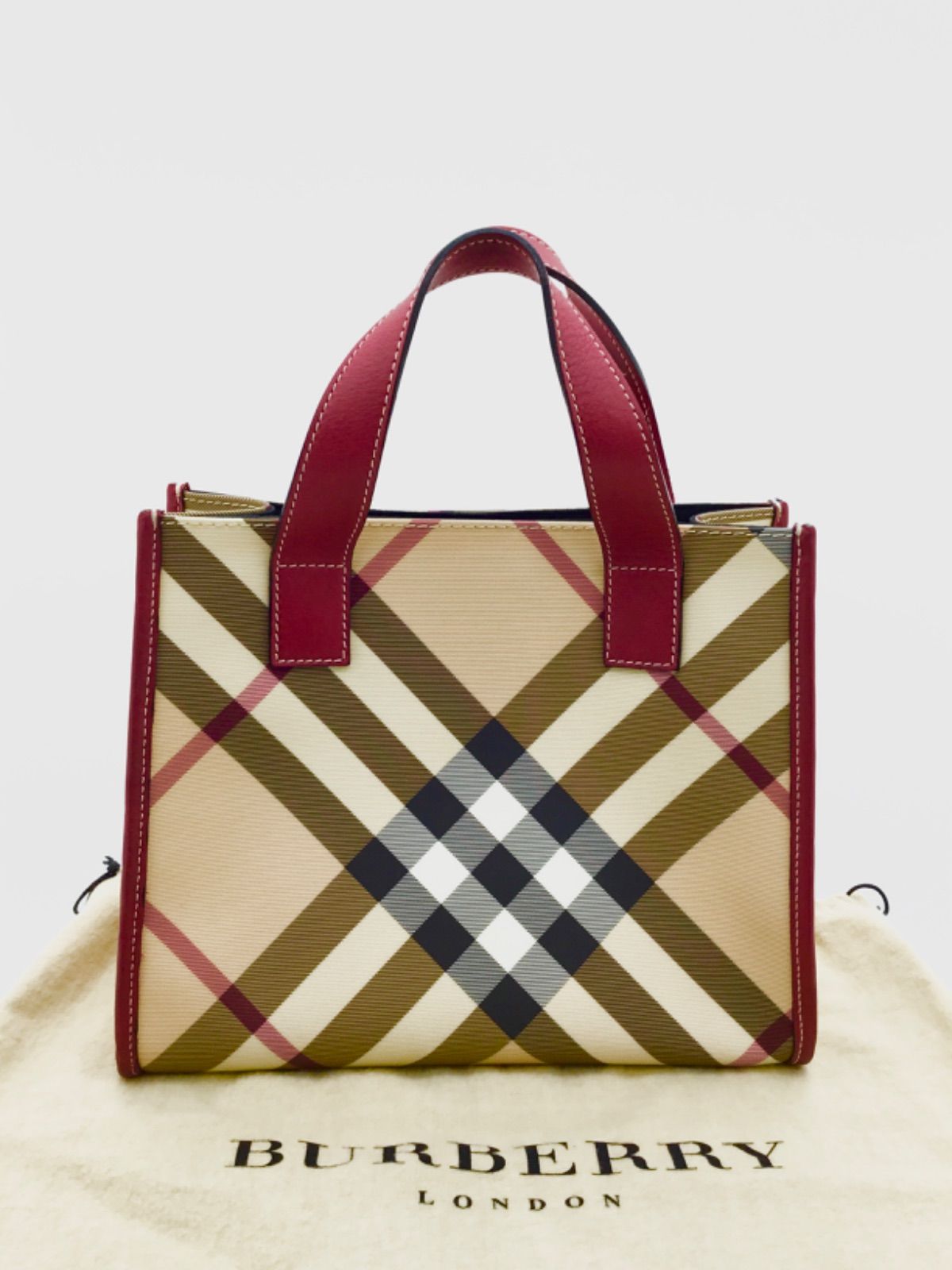 美品】バーバリー BURBERRY ノバチェック メガチェック PVC 