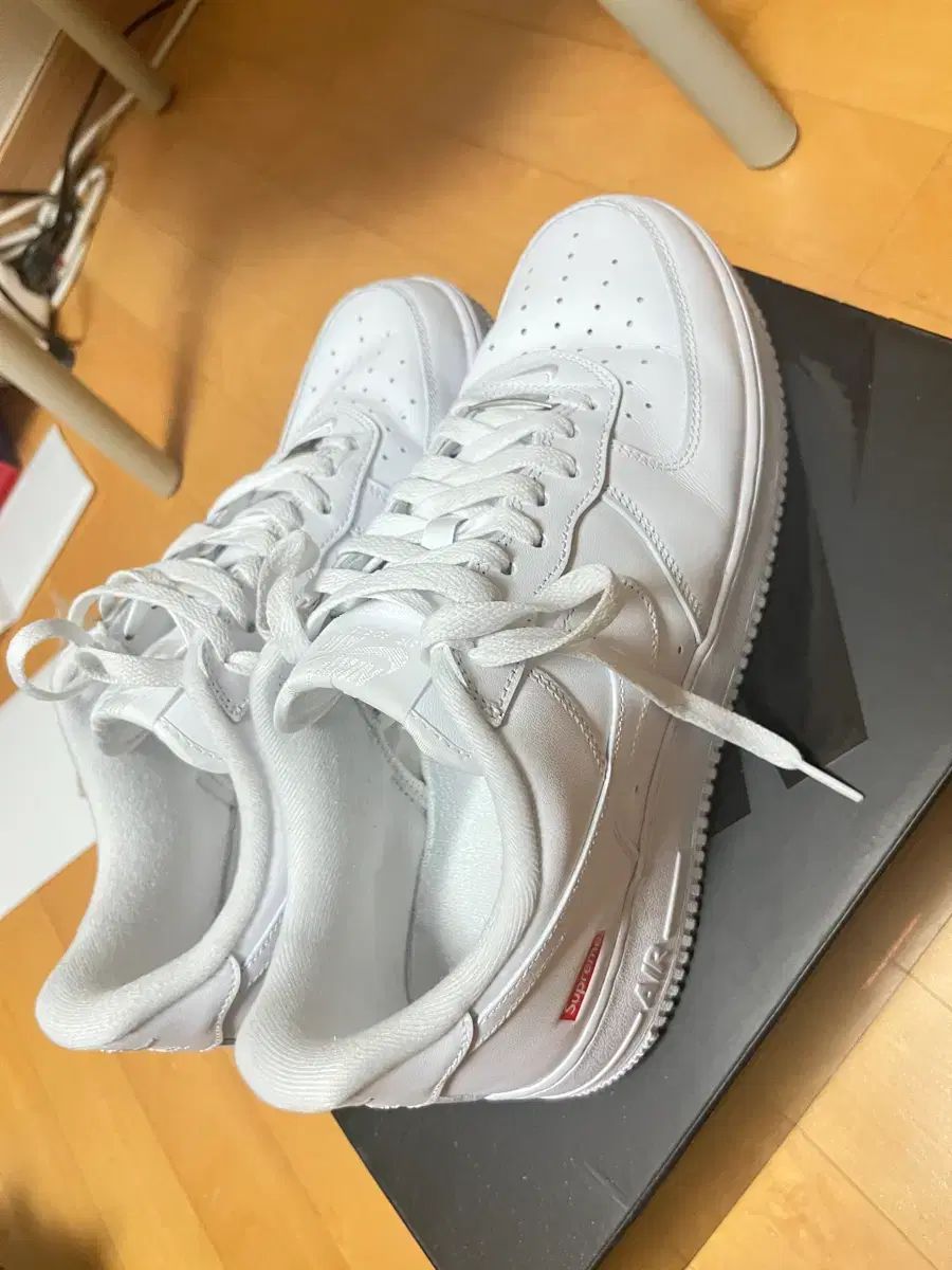 ナイキ エアフォース1 x シュプリーム 白 275 セレモニー スニーカー 