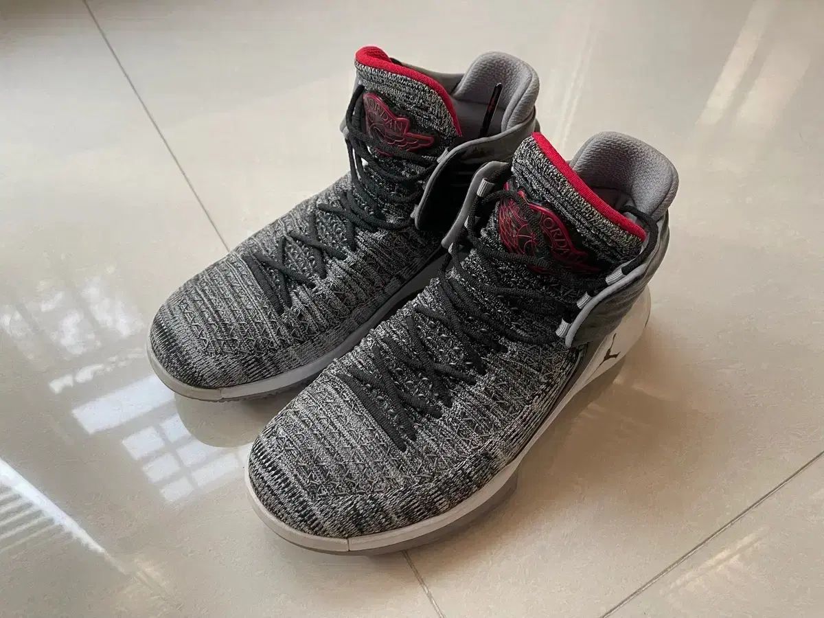 ナイキ エア ジョーダン 32 ブラックキャット バスケシューズ 255