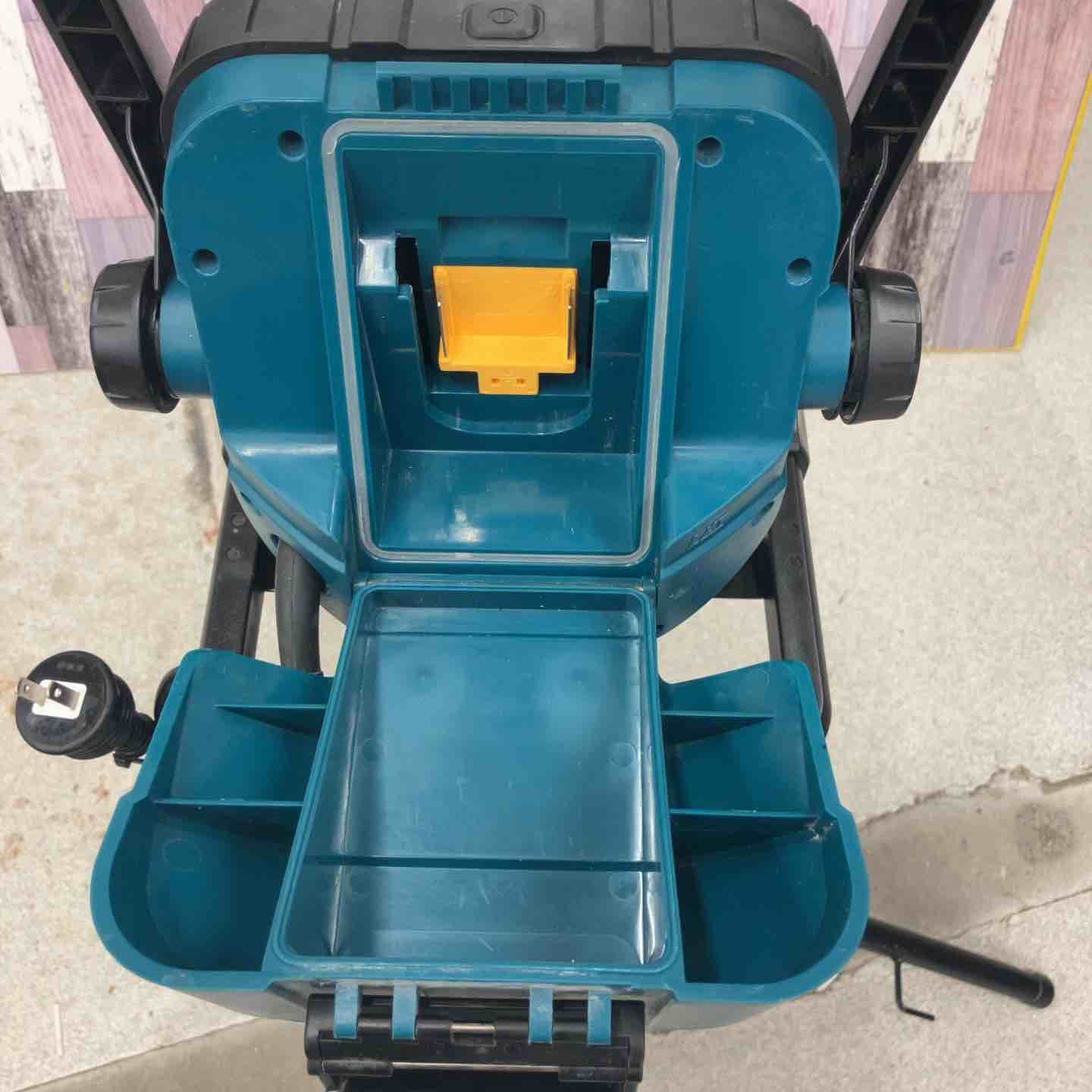 makita コードレスLEDスタンドライト