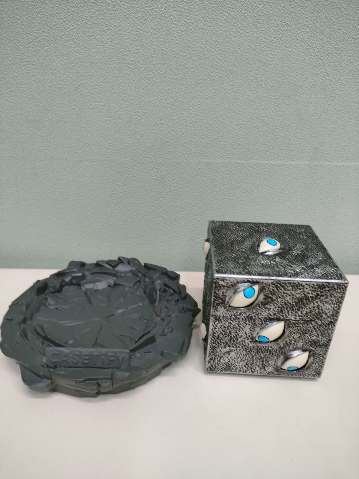 CASSETIFY 呪術廻戦 獄門疆 五条悟 AirPodsプロケース - メルカリ