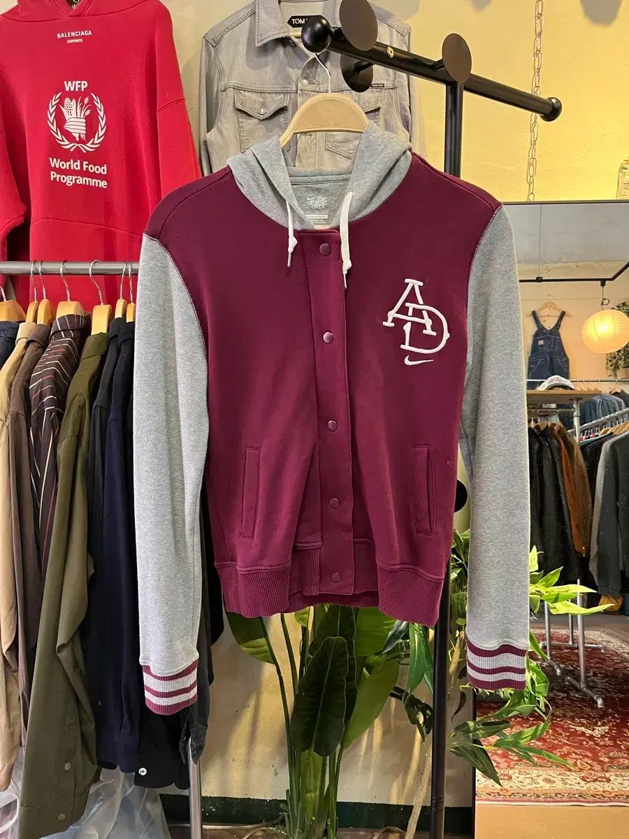 ナイキ バシティ ボタン WHO ジップアップ フーディー キッズ csz 225