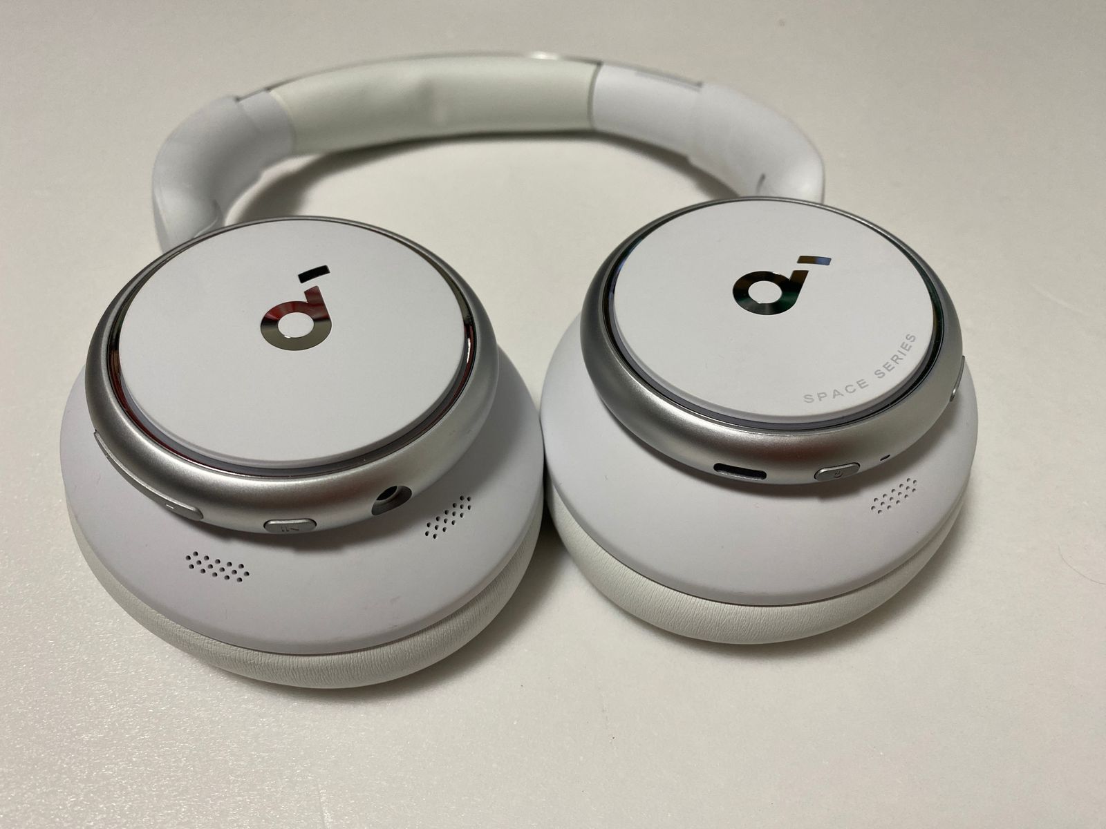  ◯ アンカー Anker ワイヤレスヘッドフォン Soundcore Space Q 45 ホワイト 最大65時間音楽再生 1100 3252 ワイヤレスヘッドセット ヘッドセット