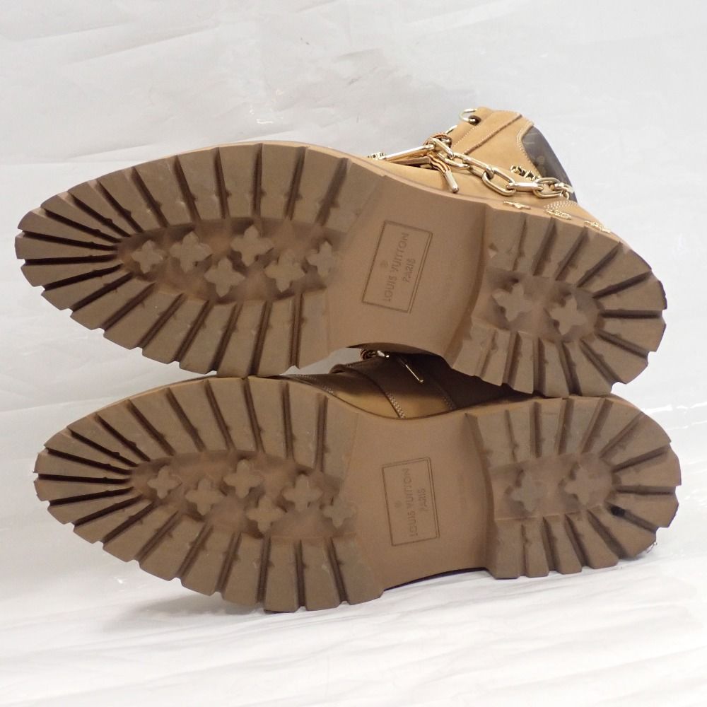 アンクルブーツ