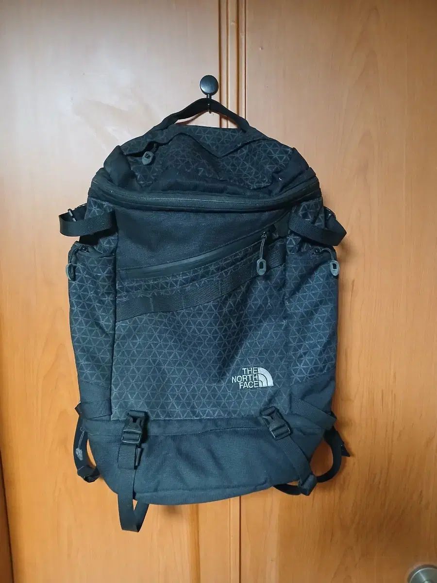THE NORTH FACE ザノースフェイス ブラック バックパック 30 L