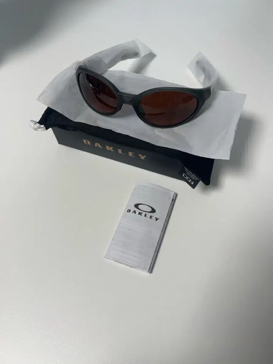 オークリー アイジャケット カーキ