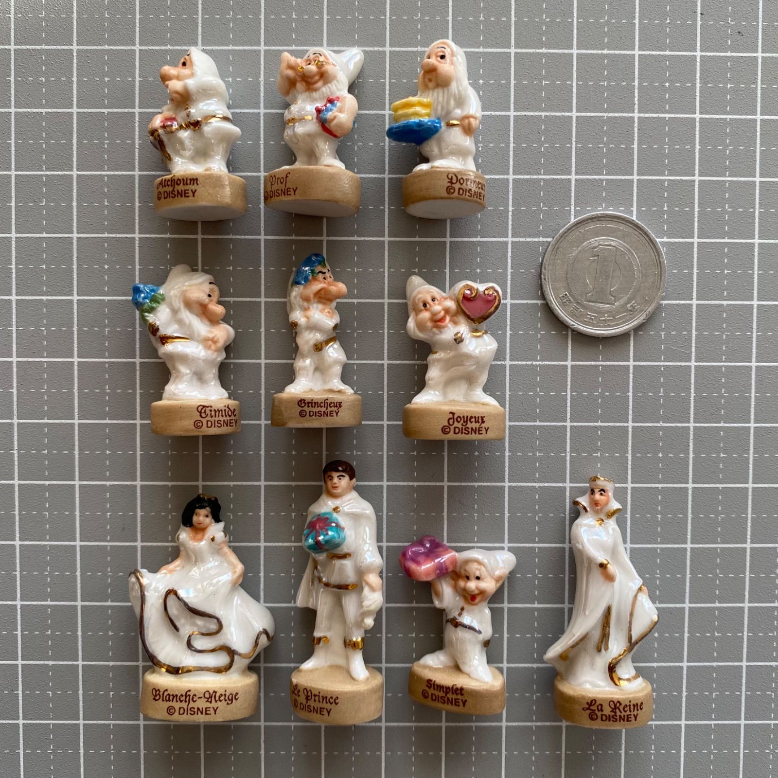 蚤の市 幸運の小さな陶器