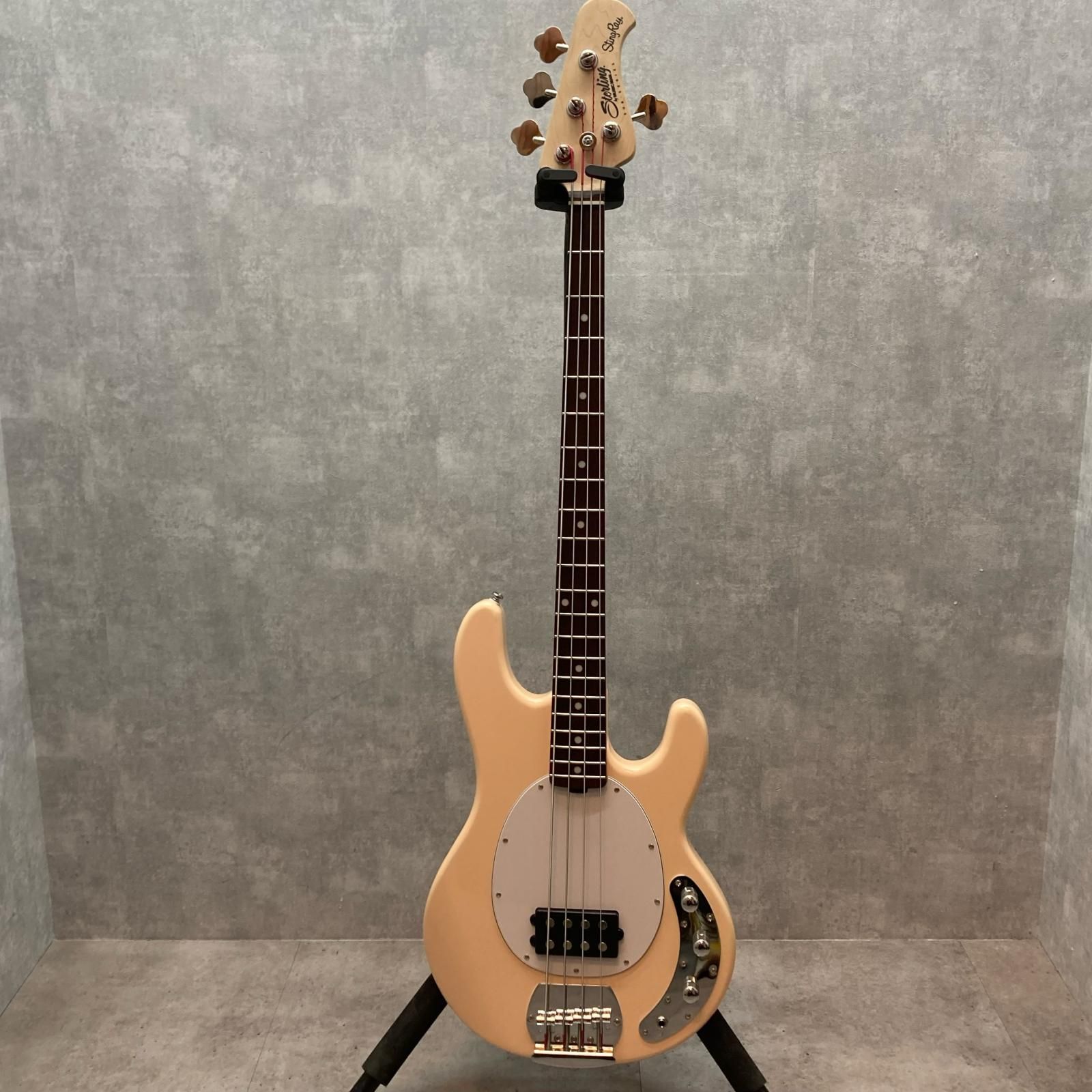 楽器 Sterling by MUSIC MAN スターリングバイミュジックマン ベース S U B 4 471