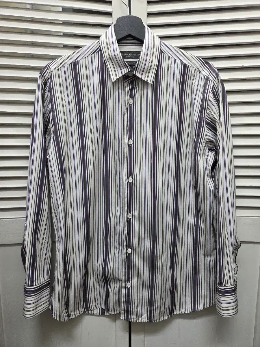 サルヴァトーレ フェラガモ ストライプ シャツ