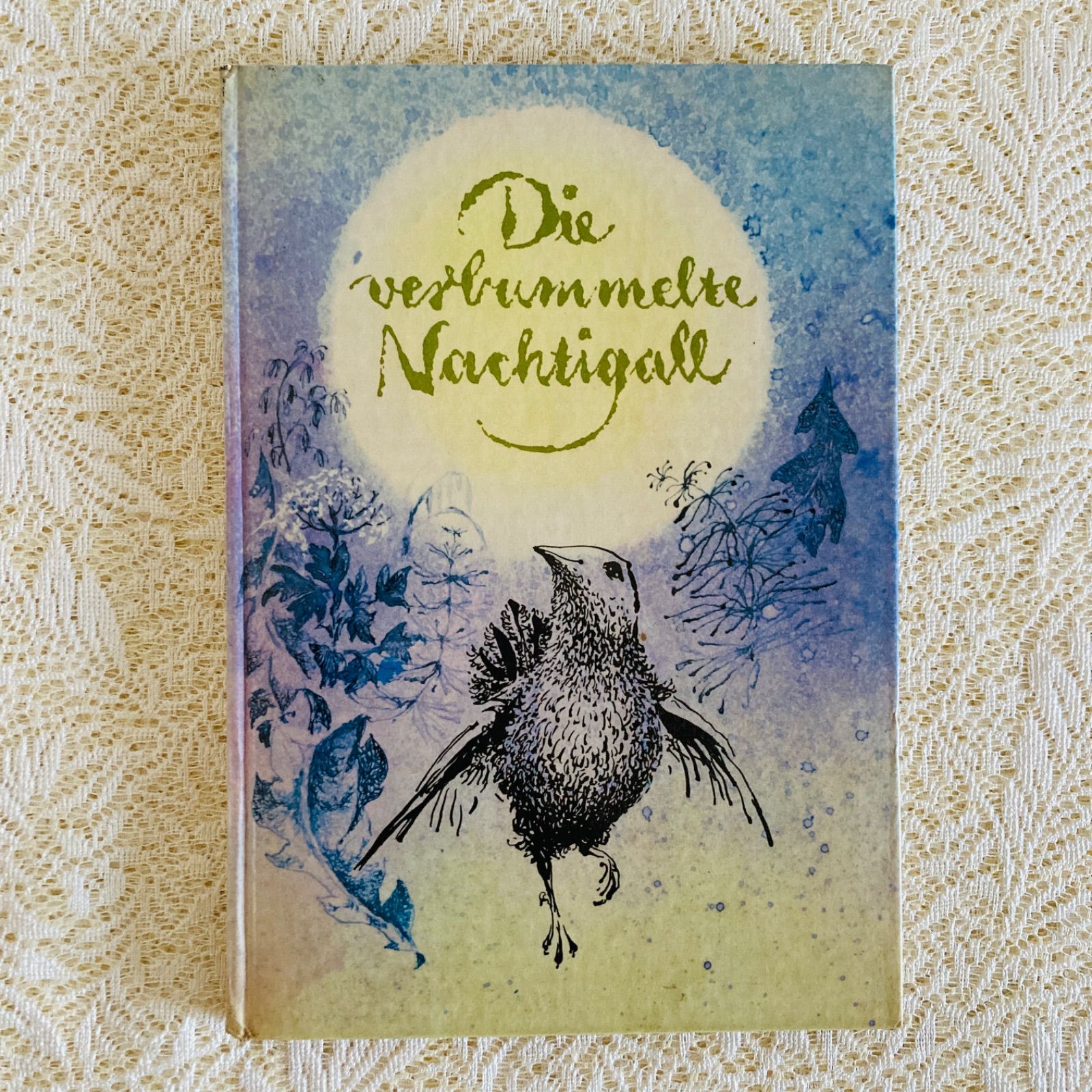 幻想的な雰囲気の子ども向け詩集 ドイツ語絵本 ブルー基調のイラスト