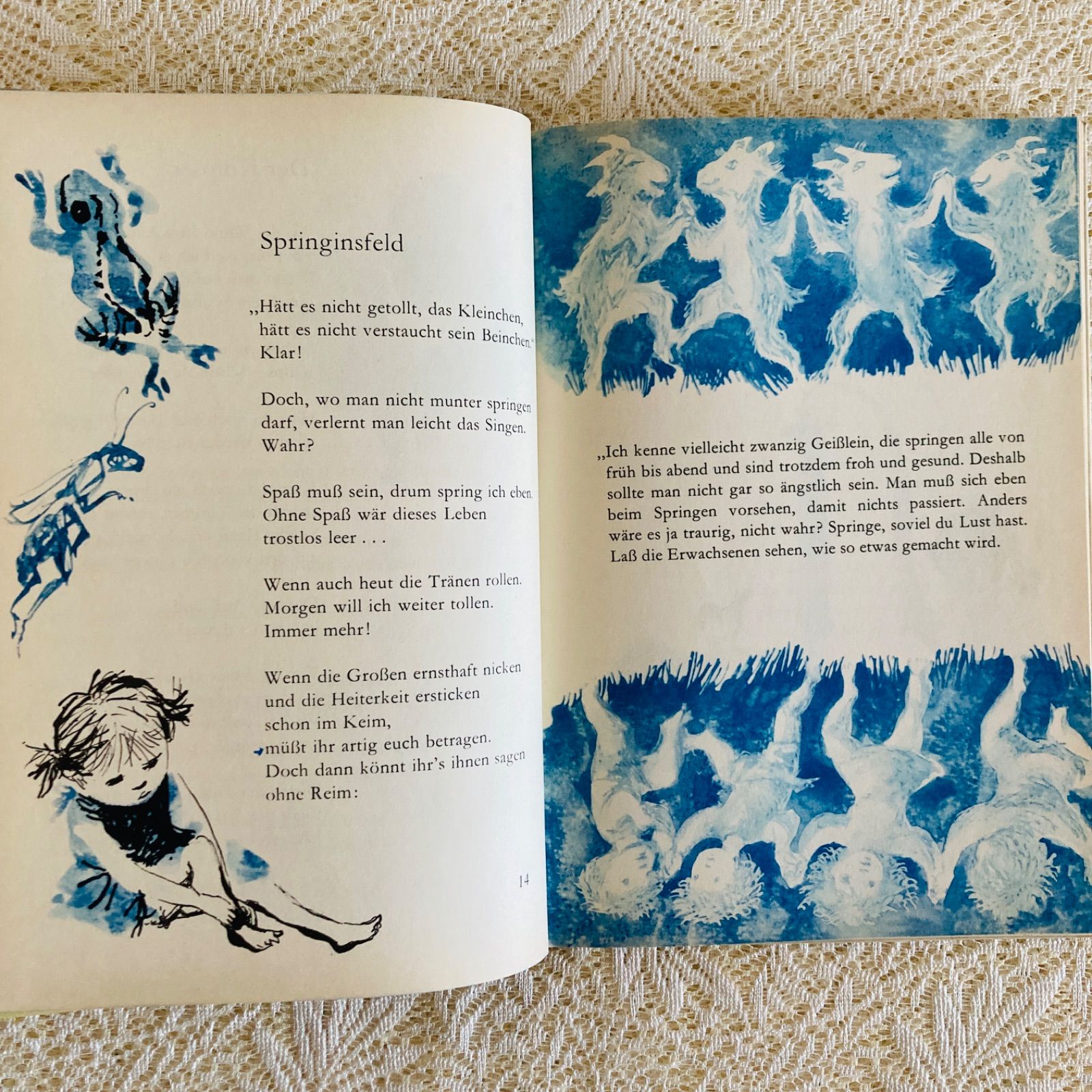 幻想的な雰囲気の子ども向け詩集 ドイツ語絵本 ブルー基調のイラスト