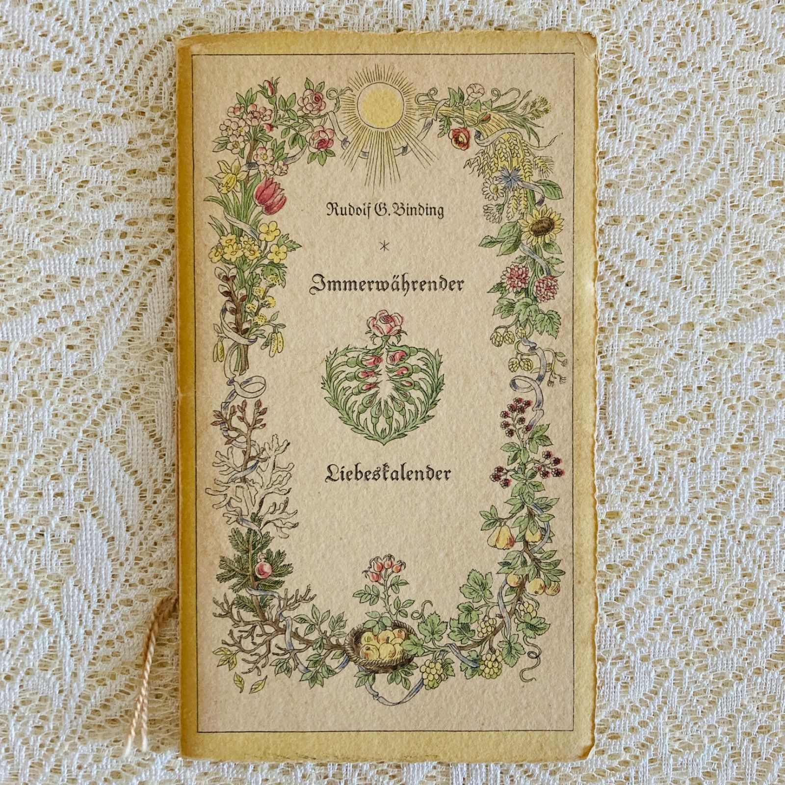 ドイツのヴィンテージ詩集 クラシカルな書体と繊細な挿絵 インテリア