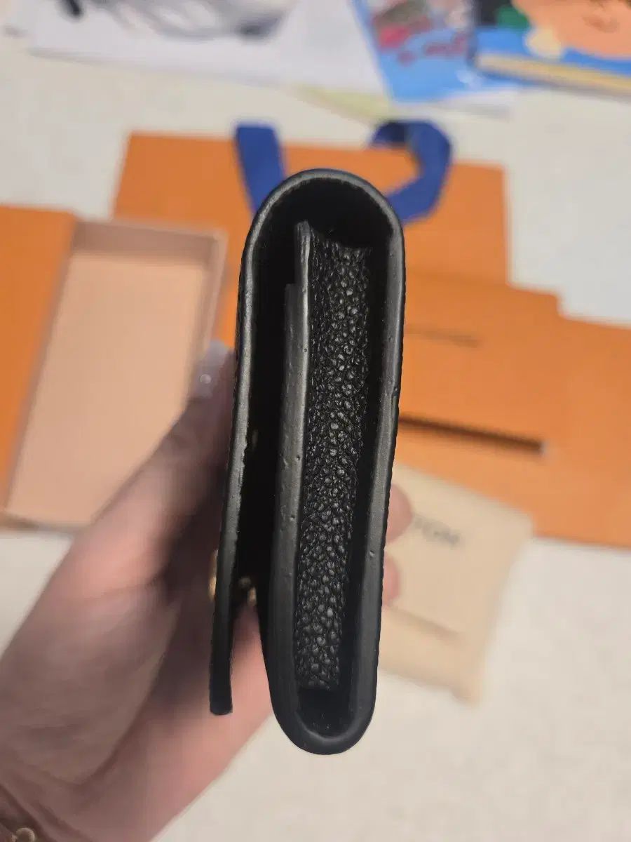 ルイヴィトン カードウォレット ブラック