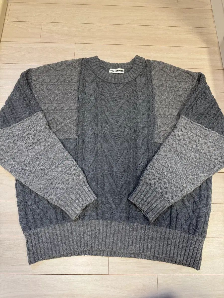 Softhyphen パッチワーク クルーネック ニット グレー