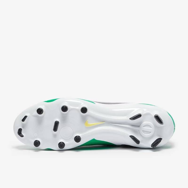 送料無料・匿名配送】Nike サッカー スパイク Nike Tiempo Legend 10