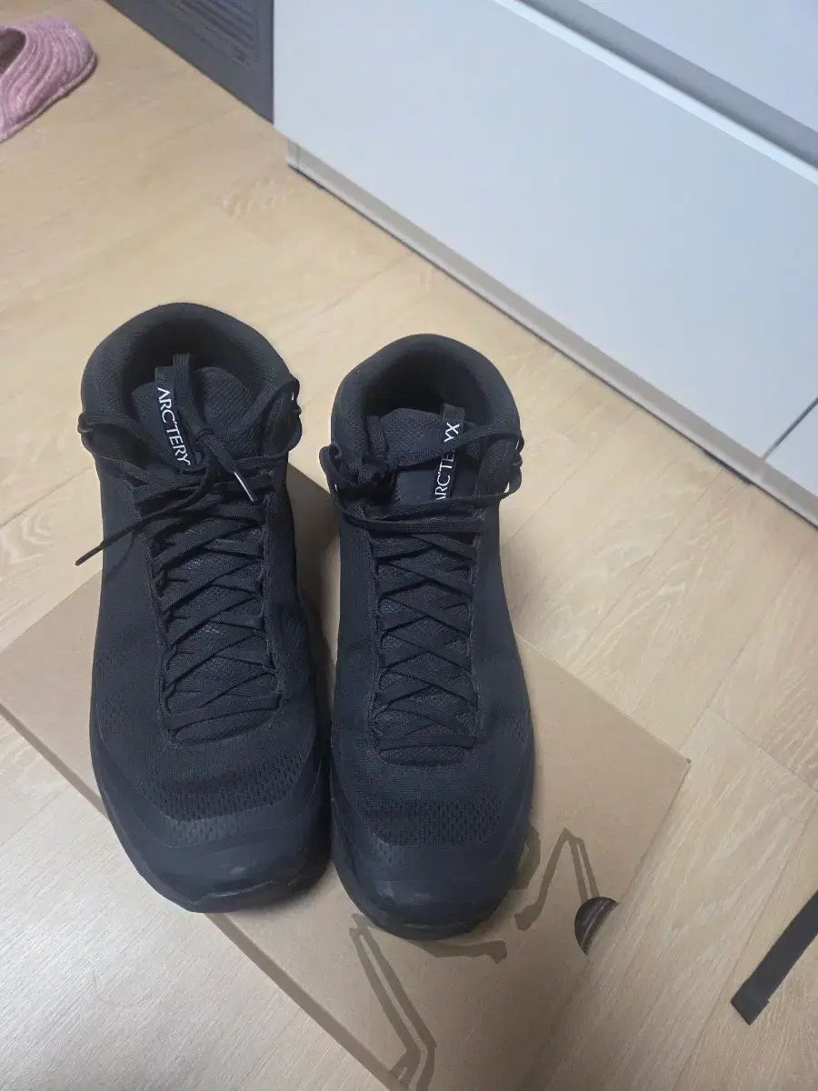  アークテリクス エアリアス アウラ ミッド 295 サイズ 登山アクセサリー 登山靴 トレッキングシューズ アウトドアシューズ