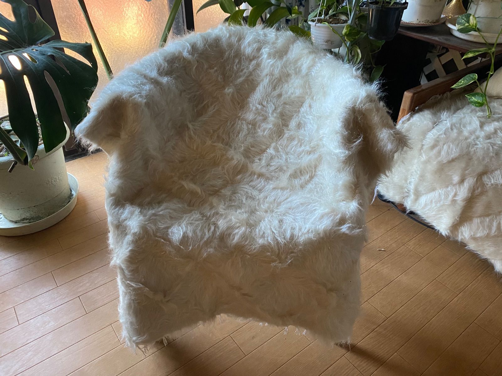 アンゴラヤギのモヘアで織られたシイルトバッタニイェ！ラグだけでは