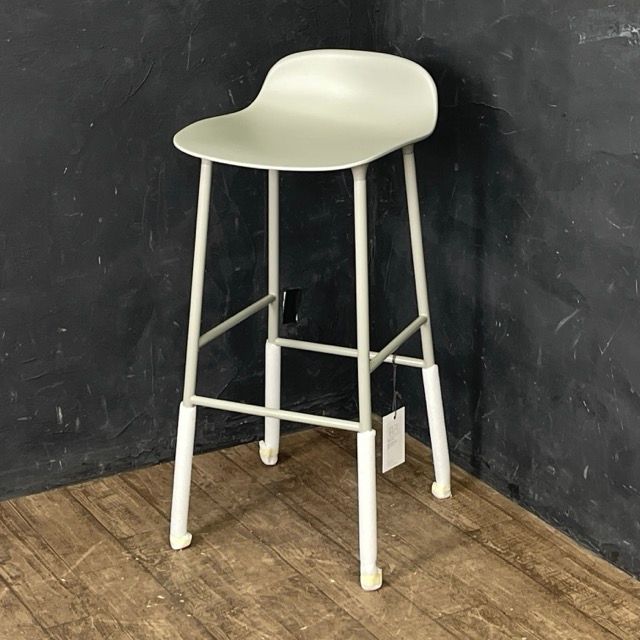 ♥ NORMANN ノーマンコペンハーゲン バースツール カウンターチェア 北欧モダン ライトグレー 椅子 515522