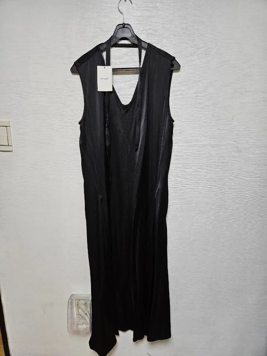 タグ付き オンアンドオンビスチェワンピース