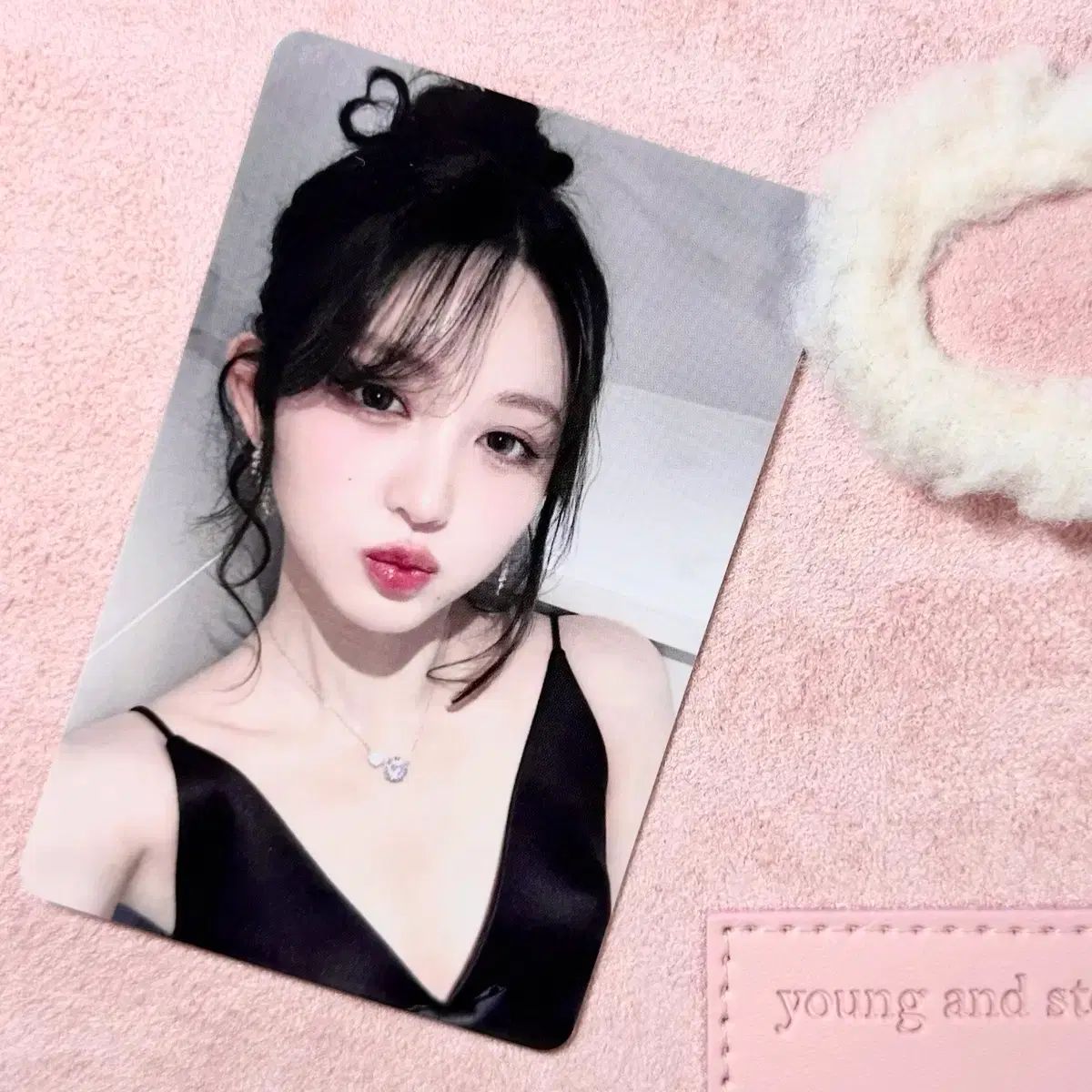 IVE（アイヴ）Switch YIZHIYU 一直娱 4次 秋 - メルカリ