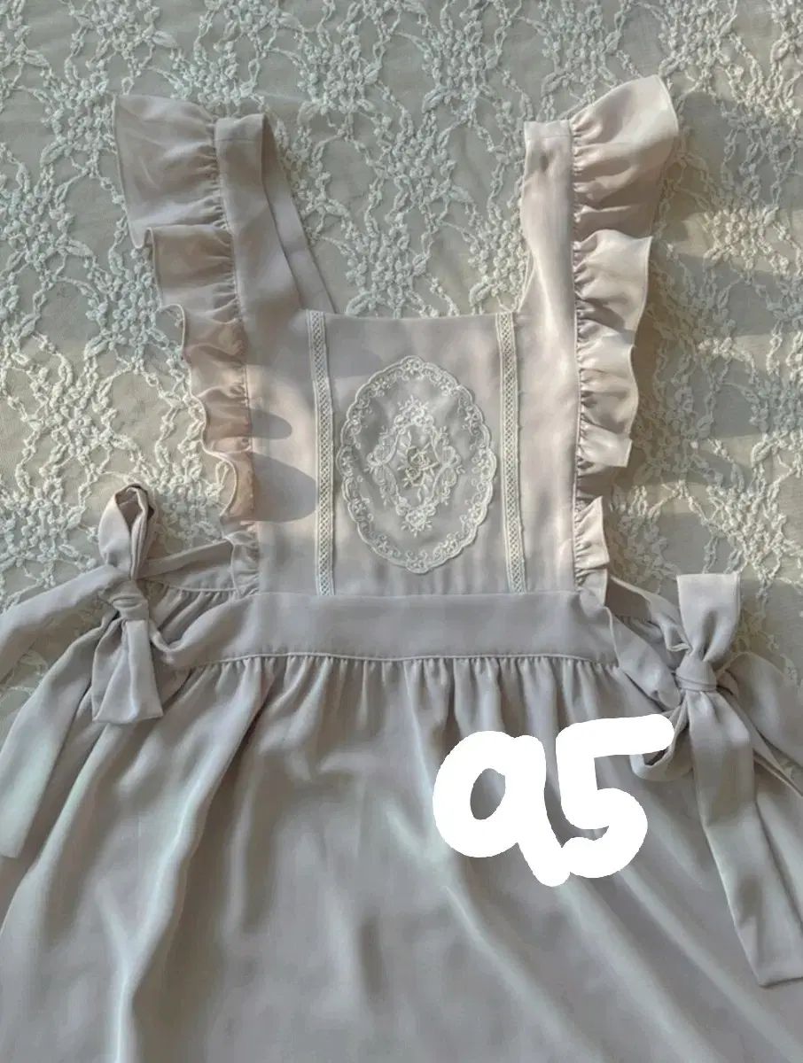 Your Lovable ロイヤル ミルクティー フリル エプロン ドレス 中世 リボン