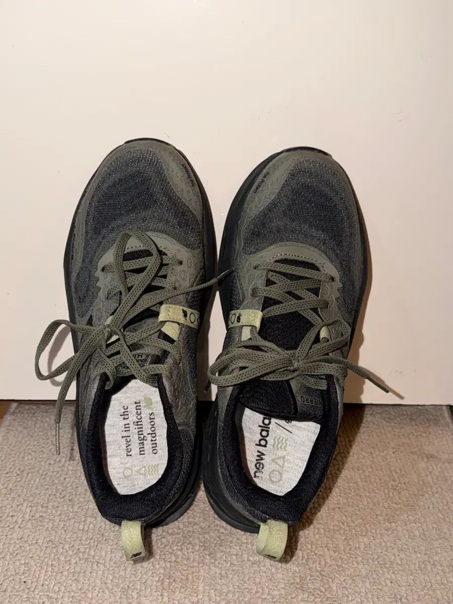 ニュー ンス イエロ v 8 カーキ 245