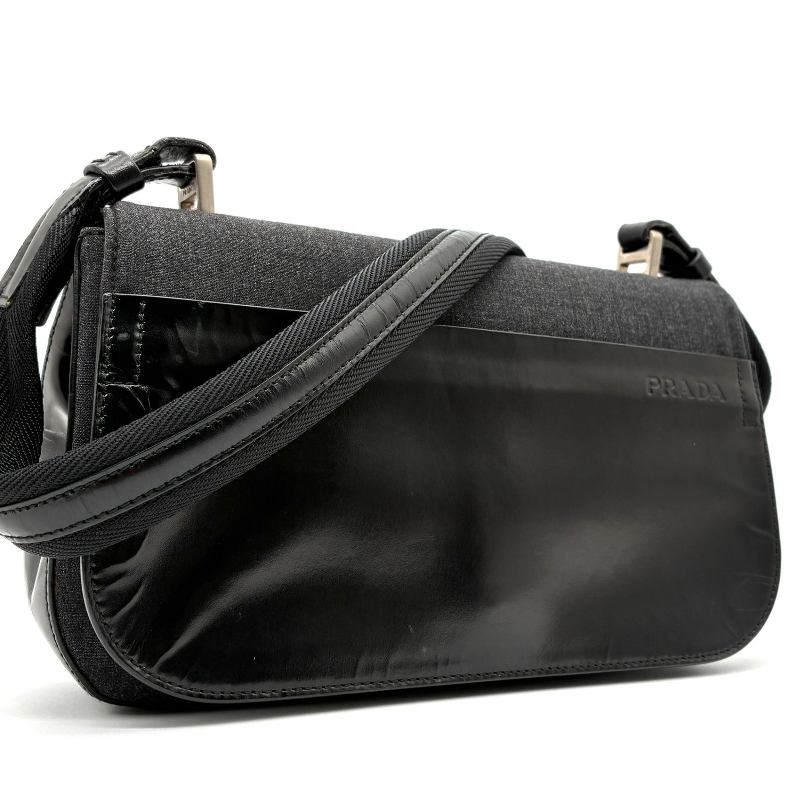 PRADA プラダ ワンショルダーバッグ ロゴ型押し ナイロン レザー 本革 ブラック 黒 レディース フォーマル 冠婚葬祭 肩掛け 小物入れ