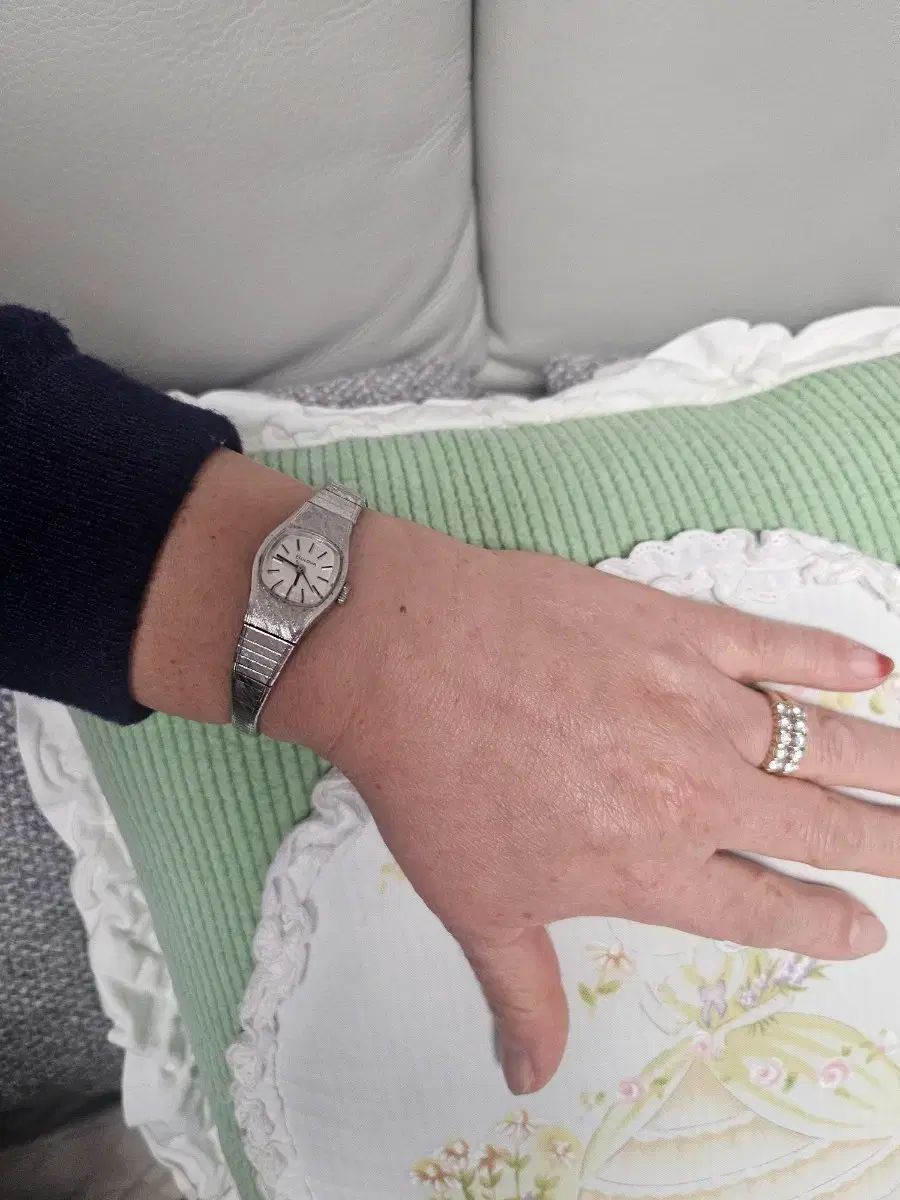 ブローバ BULOVA レディース手巻きリストウォッチ