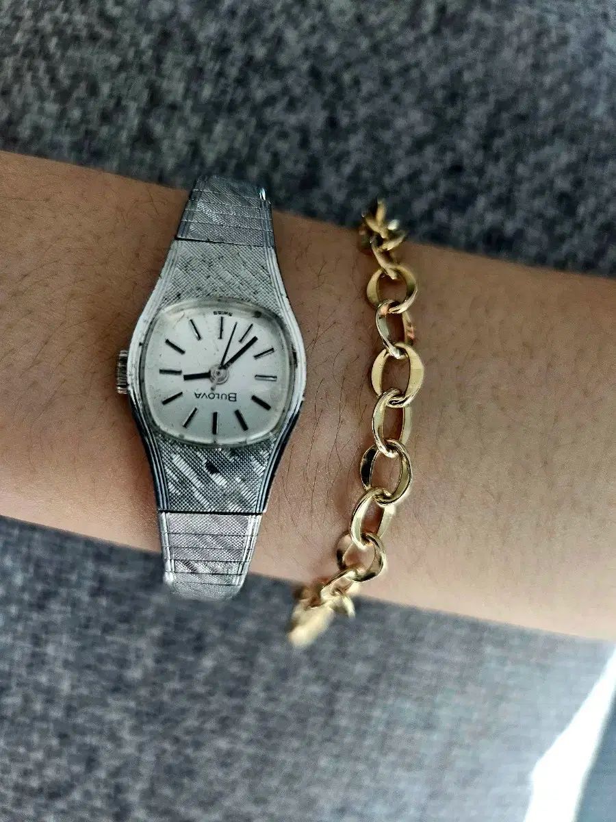 ブローバ BULOVA レディース手巻きリストウォッチ