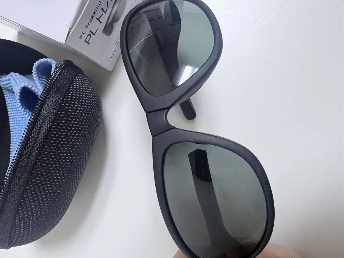 モンベル PL トレッキング サングラス ブラック ケース含む ジェニ