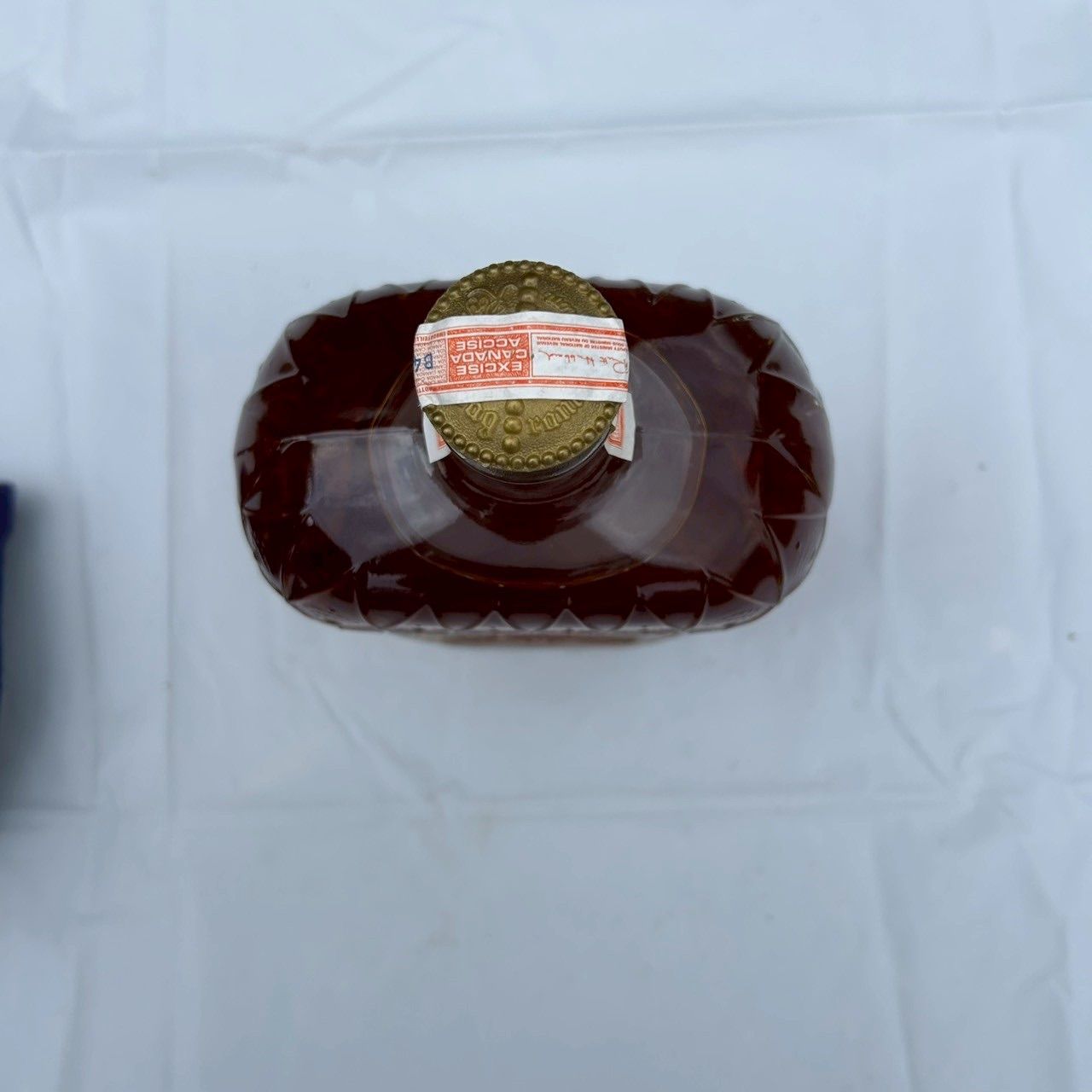 クラウンロイヤル 1982年 箱・袋付 40度 1000ml - メルカリ