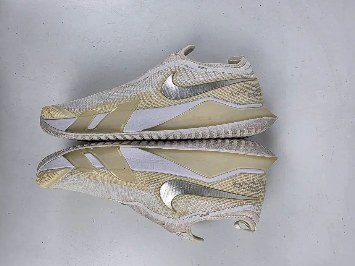 【中古】ナイキ NIKE リアクト ヴェイパー NXT テニスシューズ NIKE - NIKEテニスシューズ26cm コート リアクト ヴェイパー NXTの通販