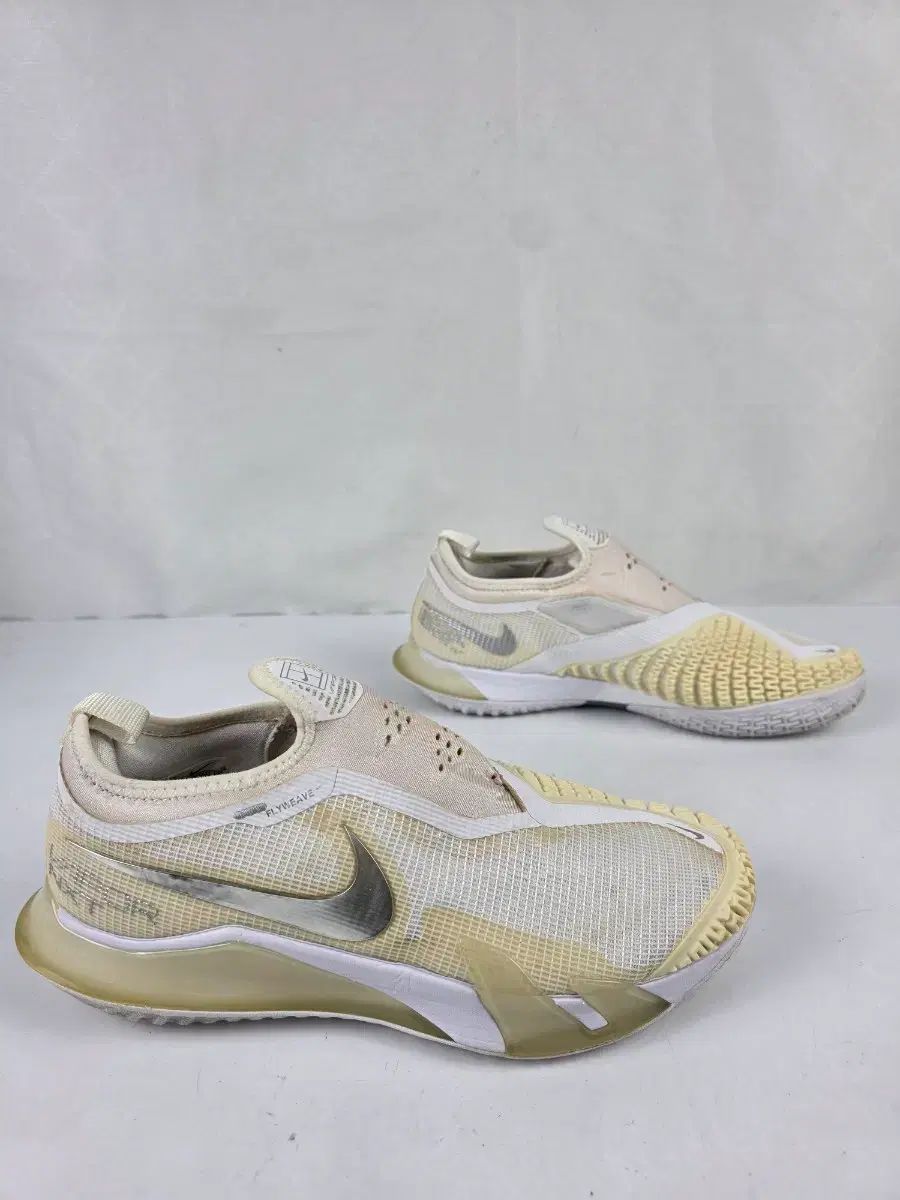 【中古】ナイキ NIKE リアクト ヴェイパー NXT テニスシューズ ビンティジ^^255 NIKE ナイキ コート リアクト Vapor (ヴェイパー) NXT