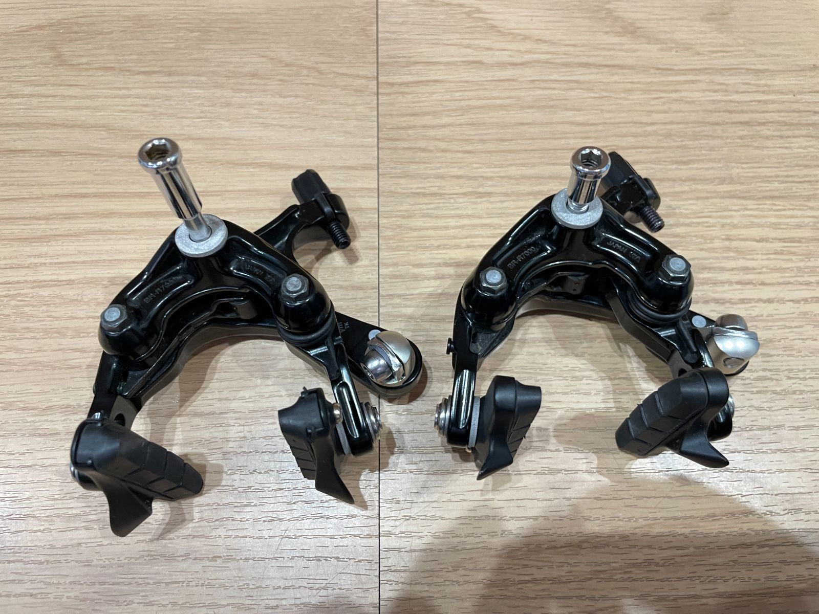 □USED□SHIMANO シマノ BR-R7000 リムブレーキ キャリパー 前後セット